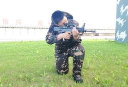軍事化訓練，培養(yǎng)人才