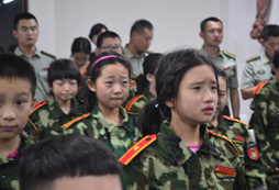 軍事夏令營是一所全封閉式