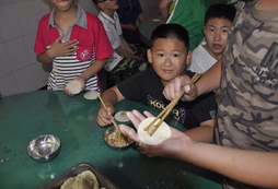 121軍事夏令營(yíng)給孩子一個(gè)成長(zhǎng)的空間