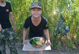上海軍校夏令營(yíng)讓青少年像士兵一樣去突擊