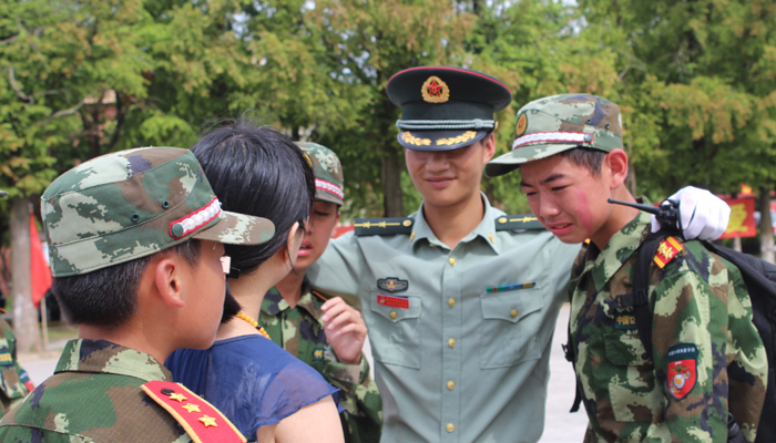 上海121軍事夏令營學員送別""