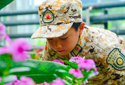 花兒和小男孩