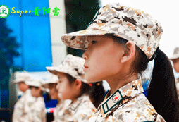 站軍姿，要傳承軍人意志