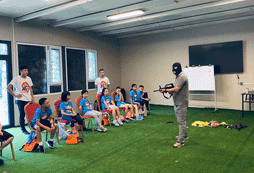 學(xué)習(xí)當(dāng)遇到劫匪時(shí)保護(hù)自己的方式