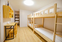 寬敞明亮的宿舍