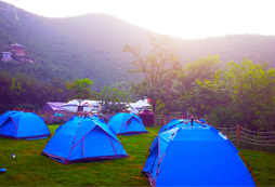 素質(zhì)拓展夏令營帶孩子彌補缺失的快樂