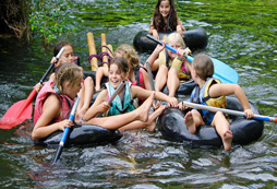 跟隨美國游學(xué)團(tuán)走進(jìn)世界名校體驗不同課堂氛圍