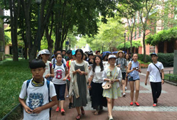 大家一起用豐富的感情游歷著美國名校