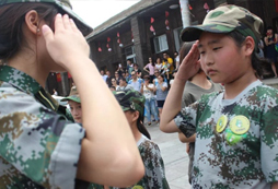 參加安徽軍事夏令營豐富孩子的暑假生活