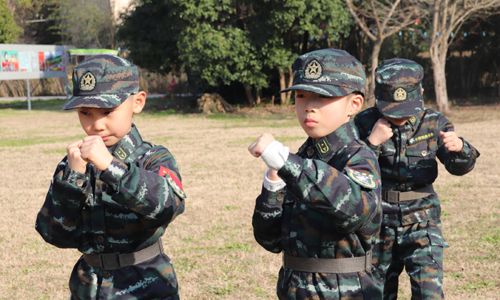 安徽軍事化夏令營(yíng)