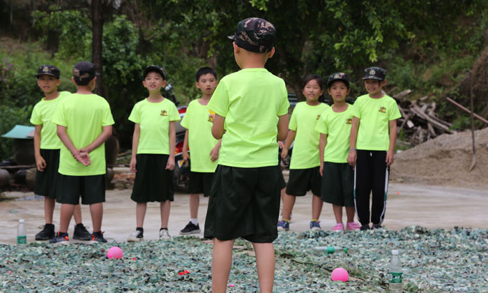 保定軍事夏令營(yíng)貴么？