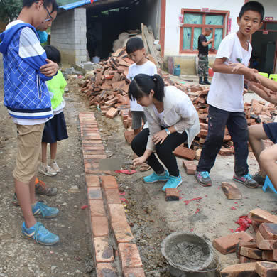 寶雞軍事拓展夏令營能教給青少年什么？