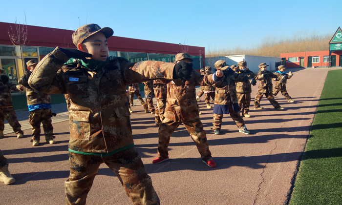 孩子參加軍事夏令營有用嗎