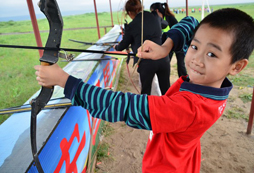 北京夏令營讓孩子可以在草原上自由自在的翱翔！