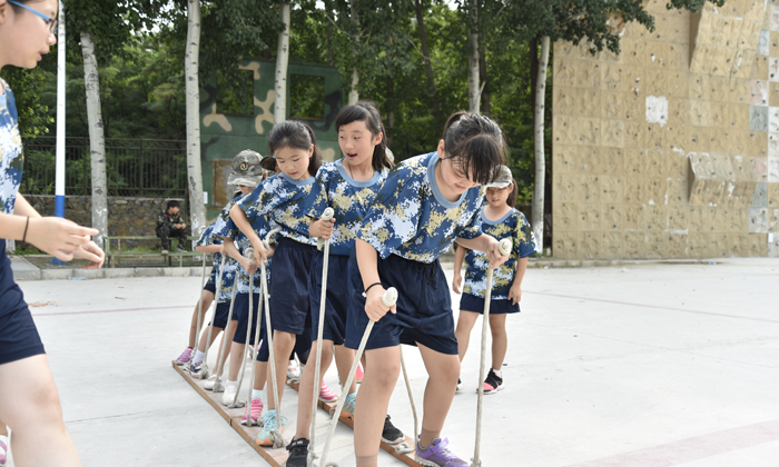 北京軍事夏令營(yíng)多少錢
