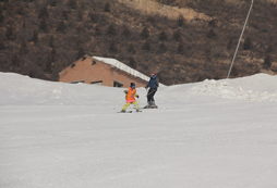 滑雪夏令營分享雪具知識(shí)：滑雪鏡的選擇和使用