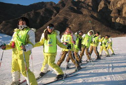 滑雪夏令營活動(dòng)介紹滑雪時(shí)如何保護(hù)自己？