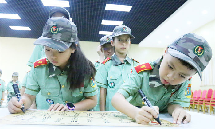 北京軍事夏令營費(fèi)用