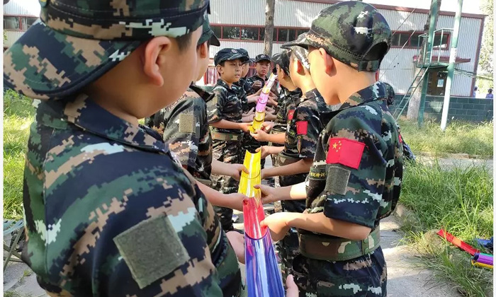 高中生軍事特訓(xùn)冬令營(yíng)