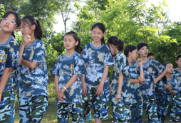 參加北京拓展夏令營帶你體驗(yàn)暑期活動(dòng)的樂趣