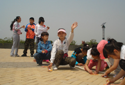 選擇夏令營(yíng)家長(zhǎng)要尊重孩子的選擇