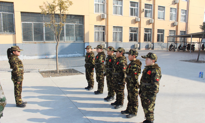 北京軍事特訓(xùn)幫您改善孩子生活作息