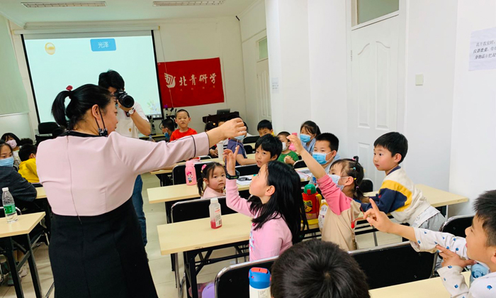 回答問題