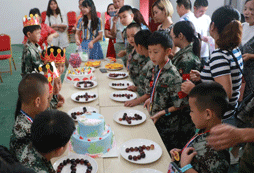 歡樂生日會(huì)