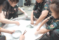 分工合作，做家務(wù)