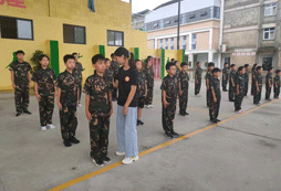 正軍姿，樹立優(yōu)良的習慣