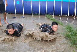 艱苦訓(xùn)練，磨煉意志