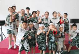 廢報紙創(chuàng)意制作