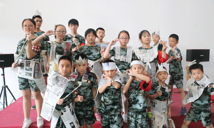 廢報紙創(chuàng)意制作