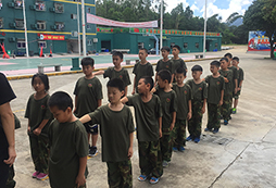 中小學(xué)生應(yīng)該參加哪類的畢節(jié)夏令營(yíng)？