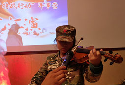 表演中的小學(xué)員