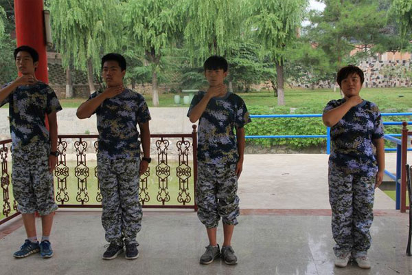 北京西點(diǎn)軍事夏令營簡單常用手語