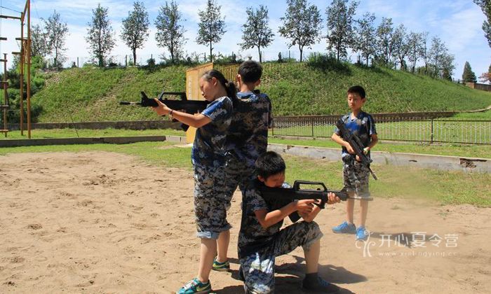 北京西點(diǎn)夏令營軍事訓(xùn)練