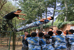 北京西點軍校21天夏令營幫孩子養(yǎng)成好習慣