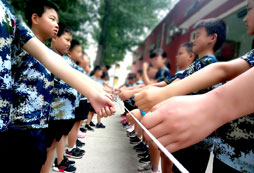 北京西點(diǎn)軍事夏令營(yíng)讓孩子收獲滿(mǎn)滿(mǎn)！