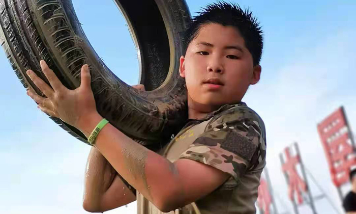 舉輪胎力量訓(xùn)練