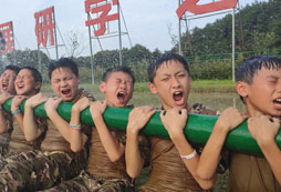 搏燃少年軍事訓(xùn)練營的報名須知有哪些