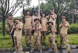 搏燃少年軍事訓(xùn)練營讓孩子得到錘煉！