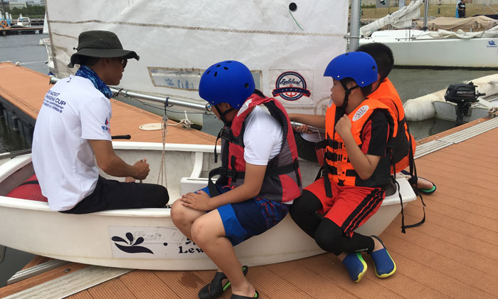 認(rèn)真聽講中