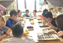 食不言
