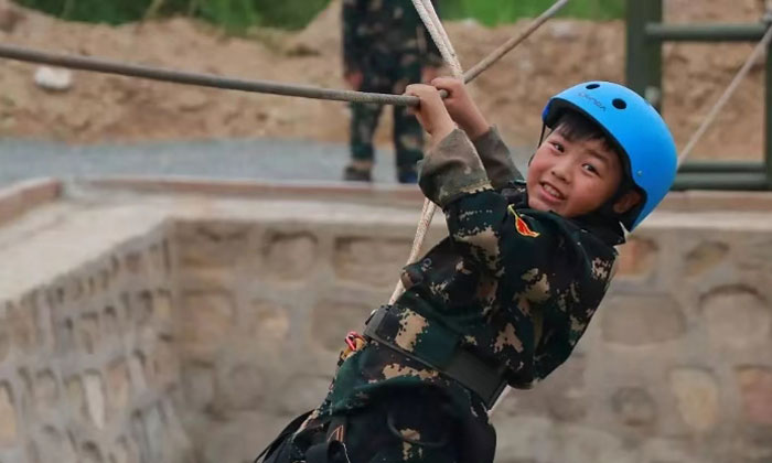 成都小學(xué)生軍事夏令營(yíng)