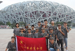 八一軍旅夏令營(yíng)分階段育人