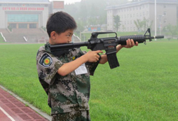 八一軍旅夏令營讓孩子感受純正的軍營氛圍