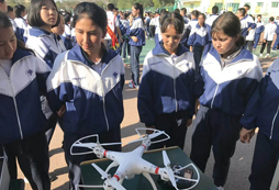 觀察無人機