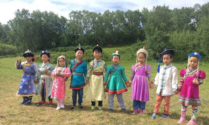 國內(nèi)有哪些青少年草原夏令營