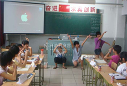 成都新東方泡泡少兒夏令營(yíng)培養(yǎng)孩子的聽說能力